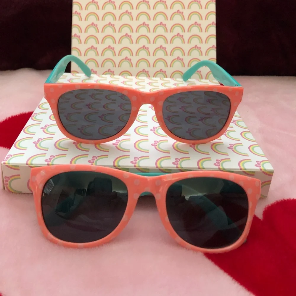 Cute kids sunglasses 😎 2 pairs!!